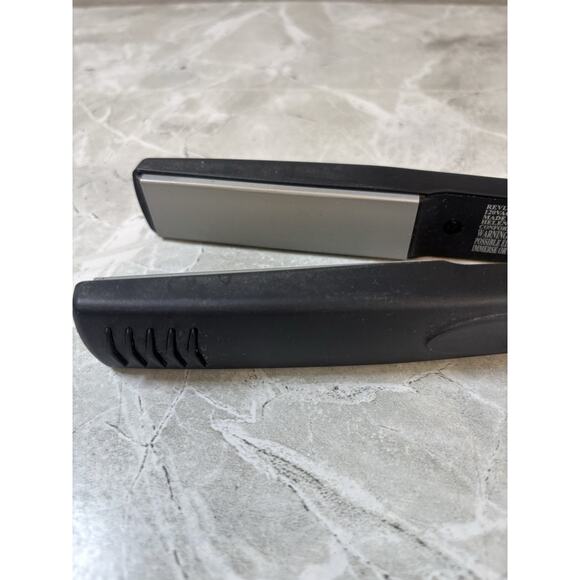 Revlon Ceramic Hair Flat Iron Ultra Straight Quick Smooth Straightening RVST2043 - Picture 3 of 6